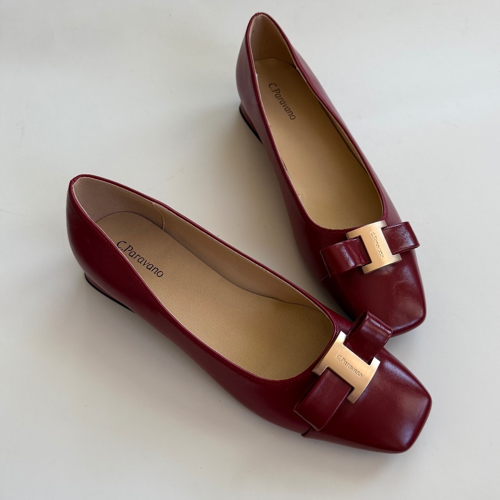 C. Paravano red flats
